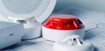 Beépített tűzjelző rendszer elektronikus naplózásának finomítása 2 percben