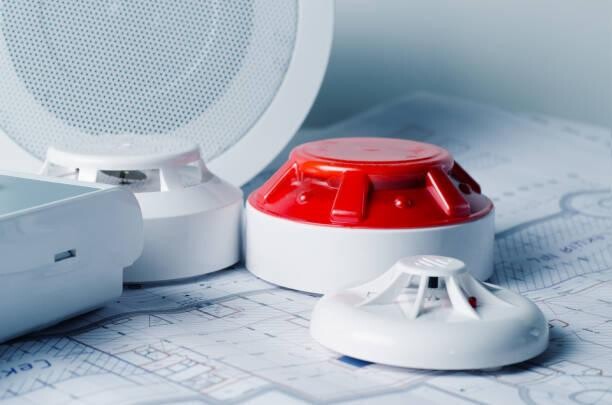 Beépített tűzjelző rendszer elektronikus naplózásának finomítása 2 percben